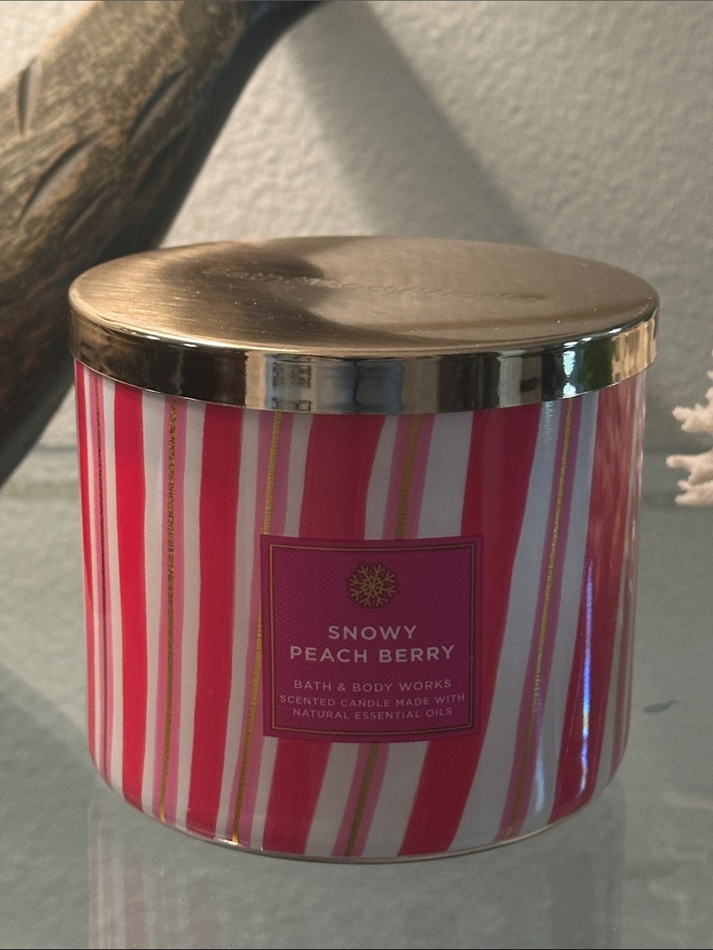 Bath & Body Works Snowy Peach Berry 3 wick Candle new gift hot pink holiday